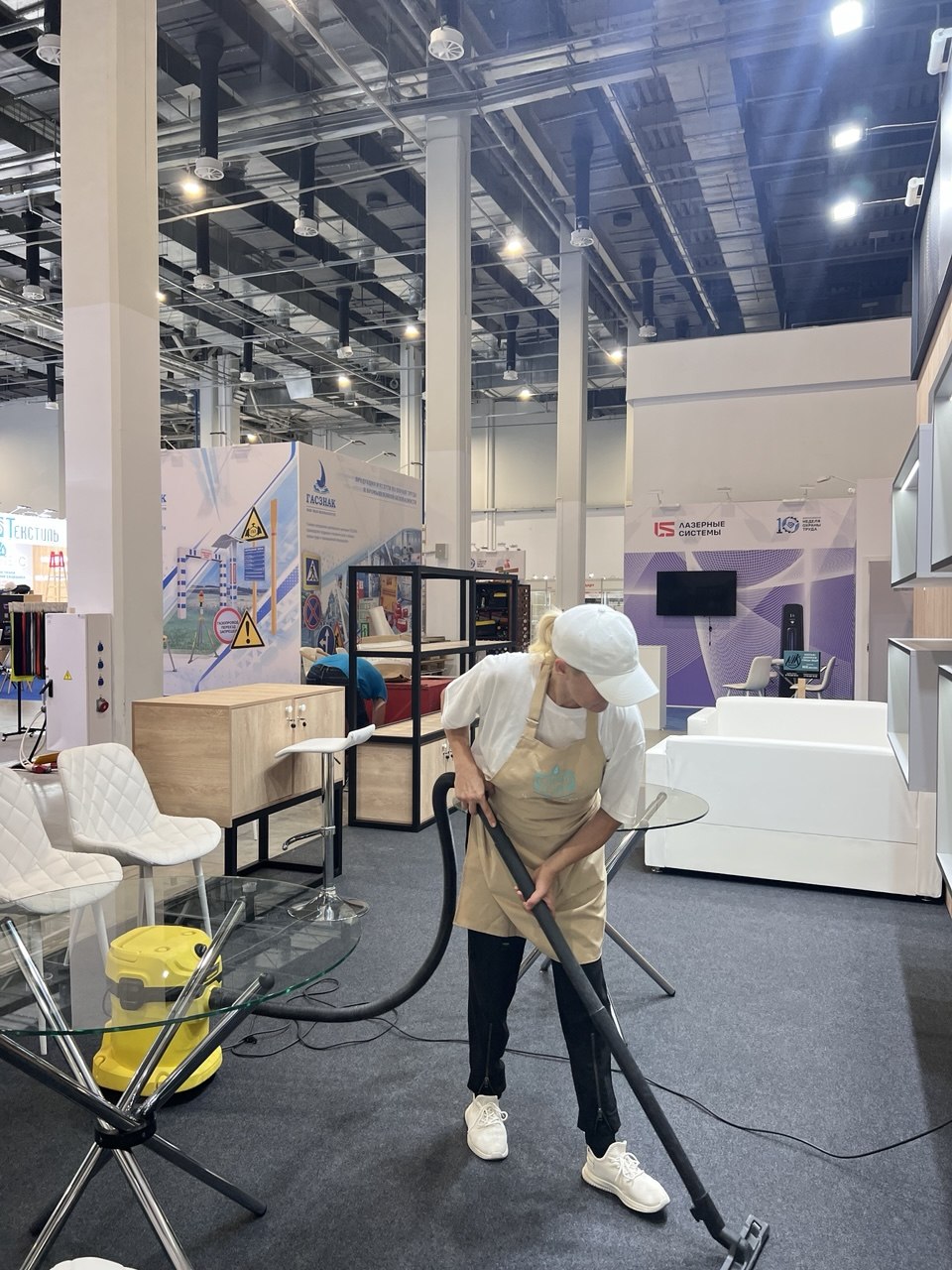 EXPO — уборка и поддержание порядка на площадке.